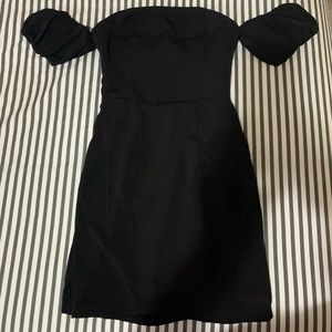 Black mini dress! So cute, tag still on it! && cheap price!